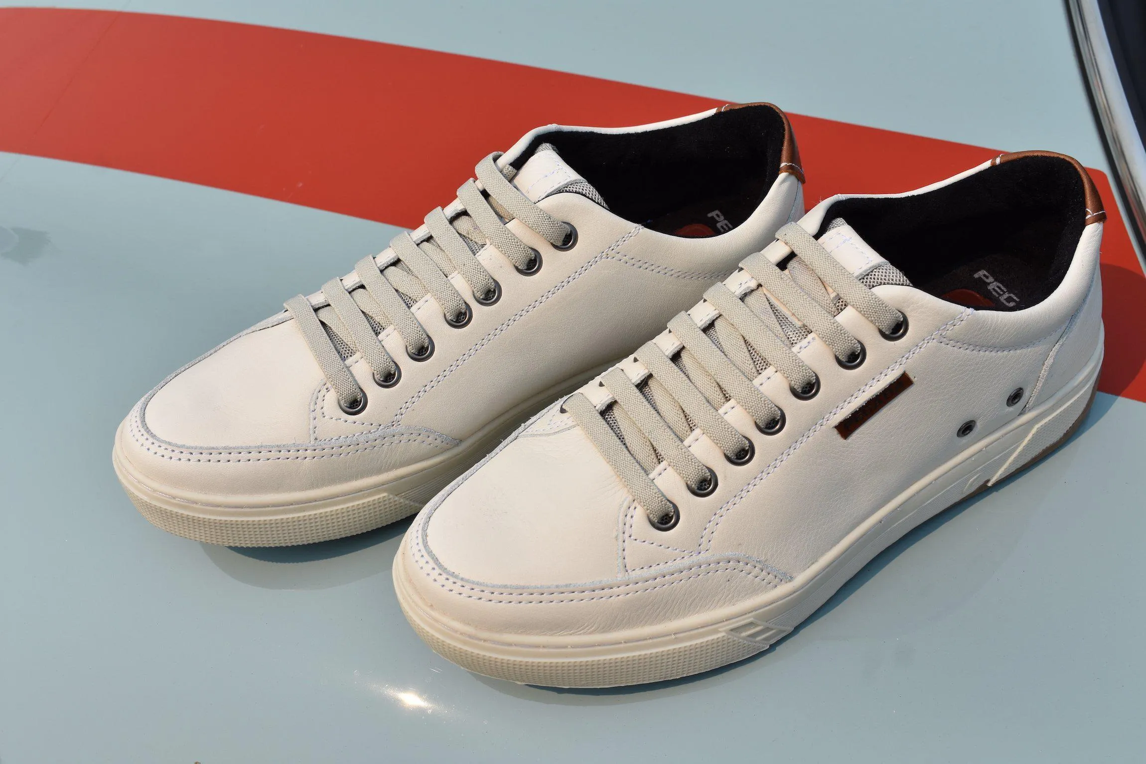 Pegada White Leather Sneakers