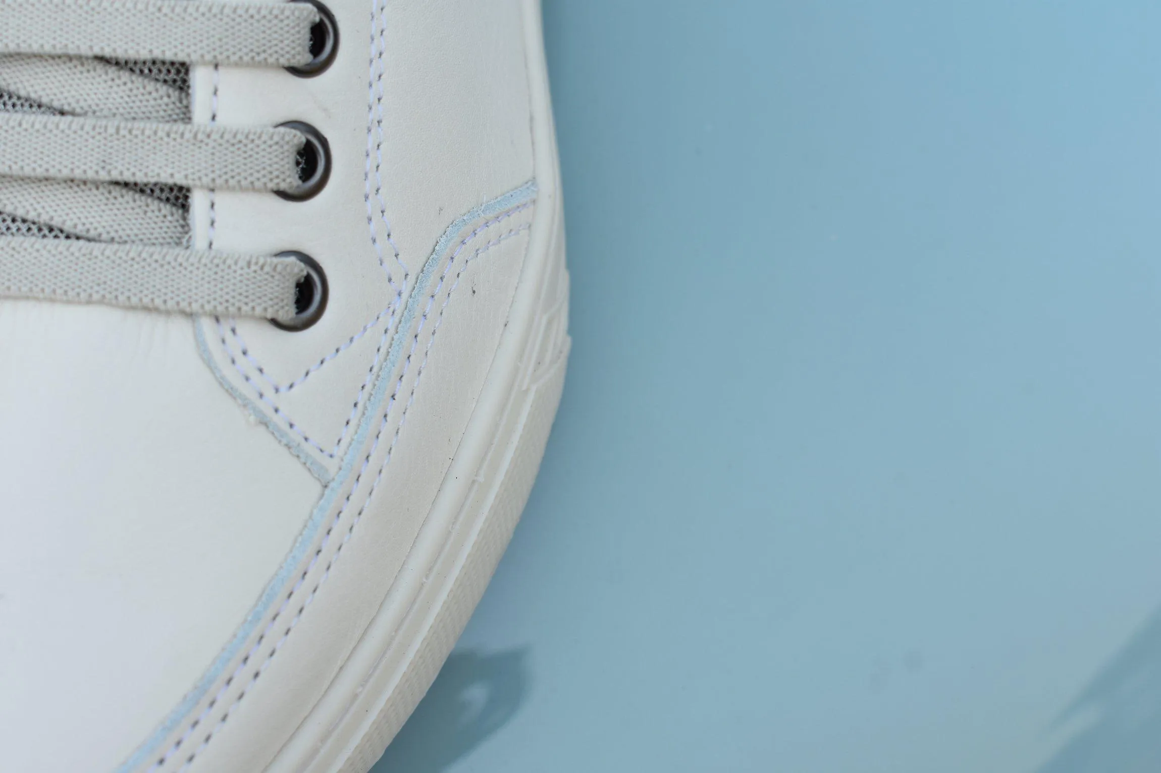 Pegada White Leather Sneakers