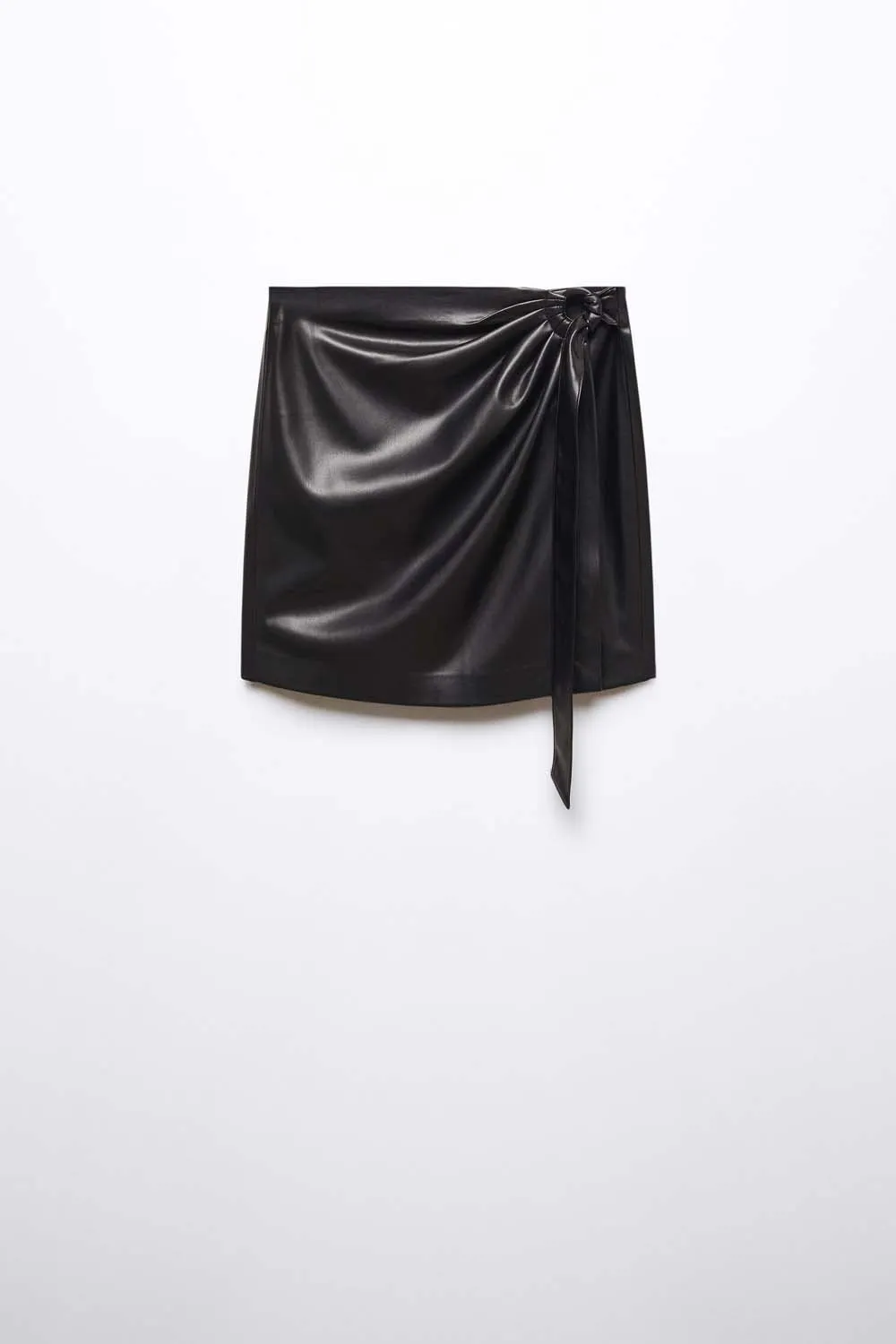 Short leather effect buckled skirt